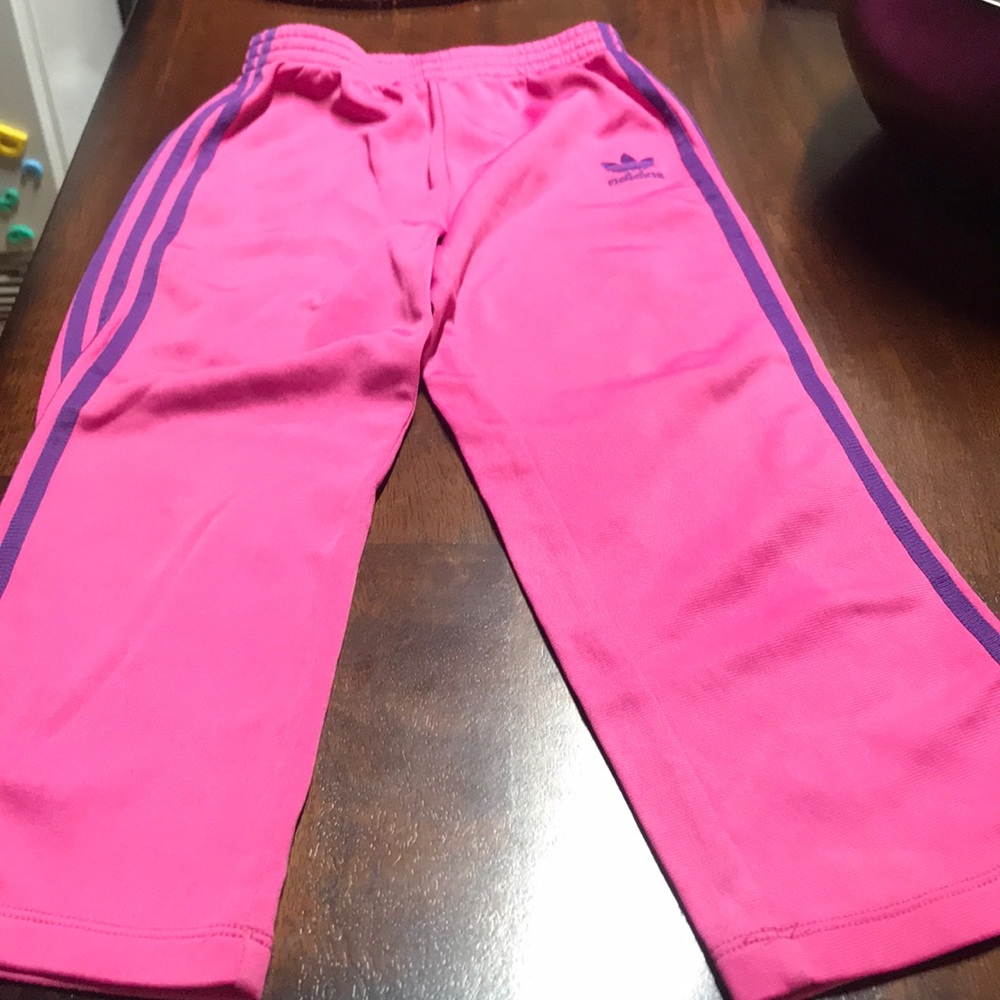 Barely worn no rips picks or stains